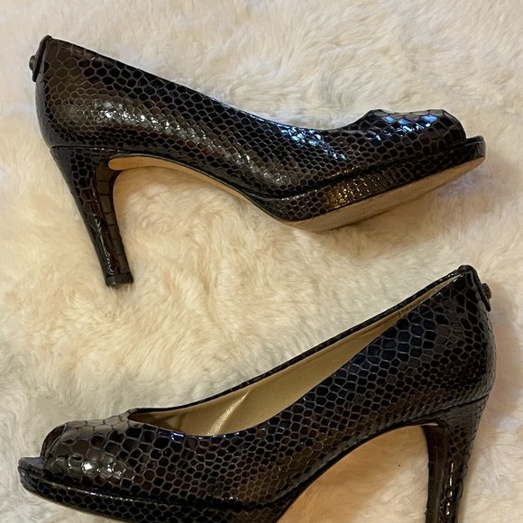 Stuart Weitzman Heels - Picture 4 of 11